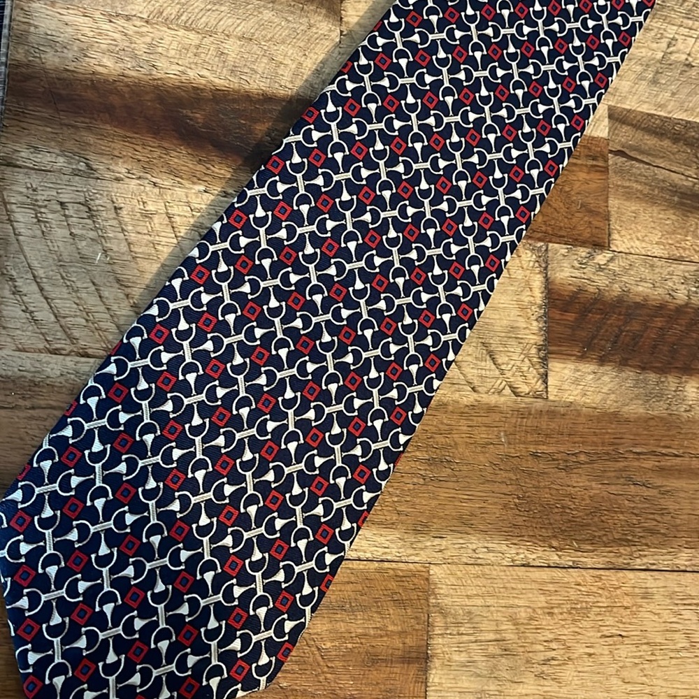 Silk tie